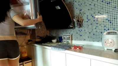 [原创]小骚货说饿了想吃沙拉，直接来吃鸡吧