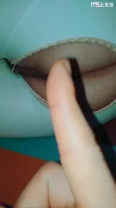 开裆打底裤母狗的骚逼